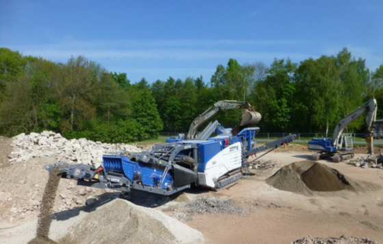 330t/H a utilisé l'écran de vibration mobile de mobile du broyeur 200 TPH MR110ZI EVO2 fait en Allemagne