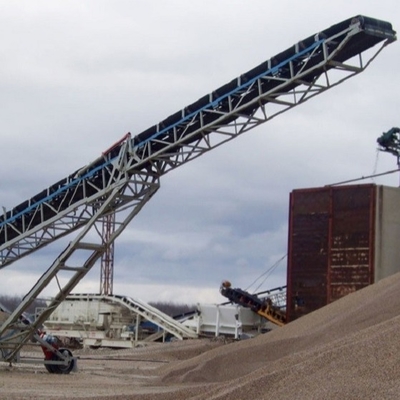 Convoyeur à bande en caoutchouc de paroi latérale inclinée d'angle pour l'industrie cimentière de charbon