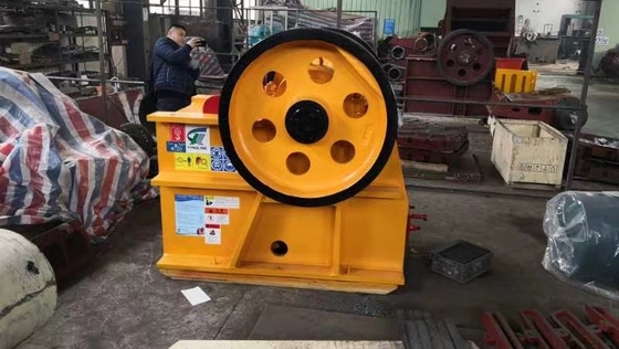 machine 5-20 TPH de broyeur de mâchoire 15Kw extrayant le broyeur PE250*400 de roche à échelle réduite