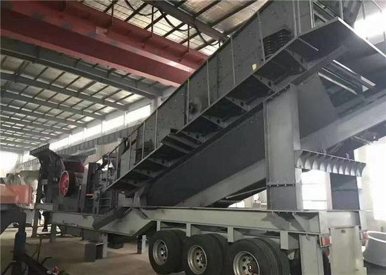 Le criblage complet de 230 t/h et l'écrasement du minerai de fer 750×1060 d'équipement ont dépisté le broyeur à percussion