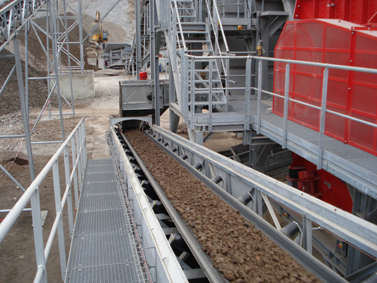 Couches du convoyeur à bande de transfert de charbonnage 4 ou 5 pour la carrière écrasant l'usine
