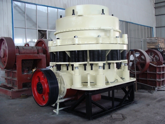 Dimension de alimentation globale de la machine 215mm de broyeur du cône 185Kw de PYB 1750 pour la construction de routes
