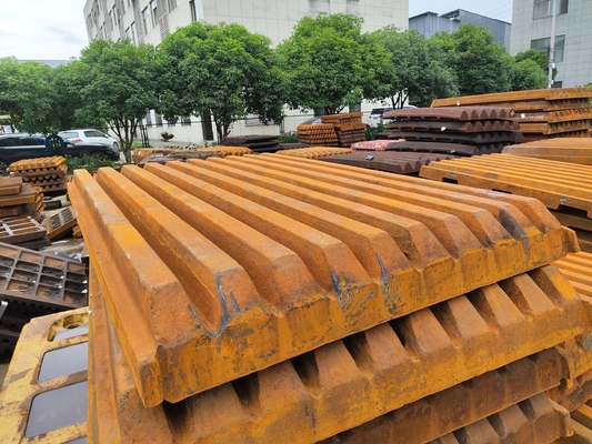 Les pièces de rechange PE750*1060 de concasseur de pierres de la machine CJ412 ont fixé le bien mobilier