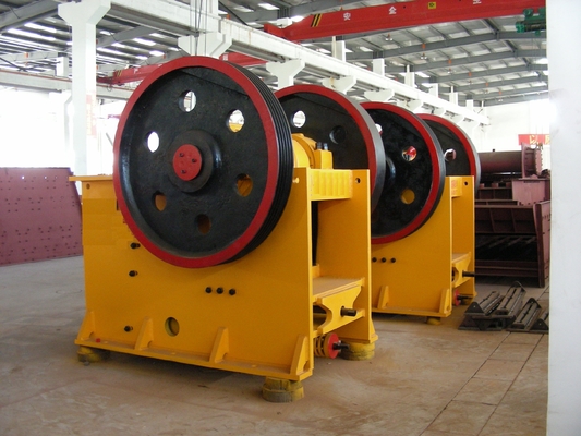 broyeur mobile de cône de 30Kw PE400*600, concasseur de pierres primaire 36 24