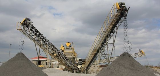 Convoyeur à bande de transfert pour chargement et déchargement de vrac