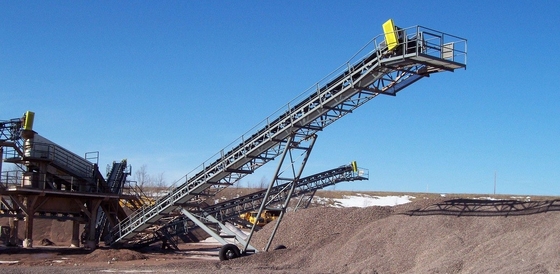 Unité centrale embarquant le mobile résistant de gravier de sable du convoyeur à bande 15Kw B1600