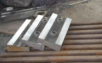 Pièces élevées PF1315, pièces d'usage de broyeur à percussion de marteau des pièces de rechange CI231 Chrome du concasseur de pierres Cr26 de broyeur de trio