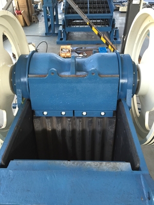 Machine primaire à bascule simple de broyeur de mâchoire de gravité de V avec la capacité élevée CJ1211